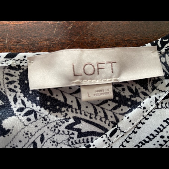 Loft woman’s dress size L. Long sleeve keyhole button back - Picture 6 of 9